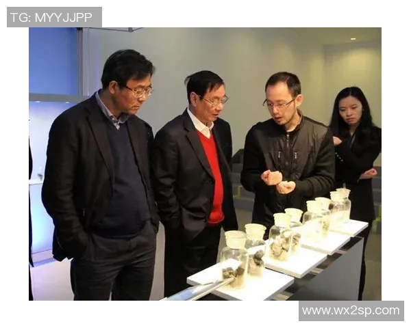 中国足球队球星风采展示:领军人物与未来之星齐聚一堂 中国足球队球星风采展示:领军人物与未来之星齐聚一堂