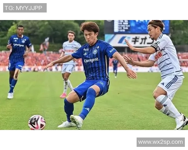 日本足球队客串球星揭秘,他们如何在绿茵场外展现不同魅力 日本足球队客串球星揭秘,他们如何在绿茵场外展现不同魅力