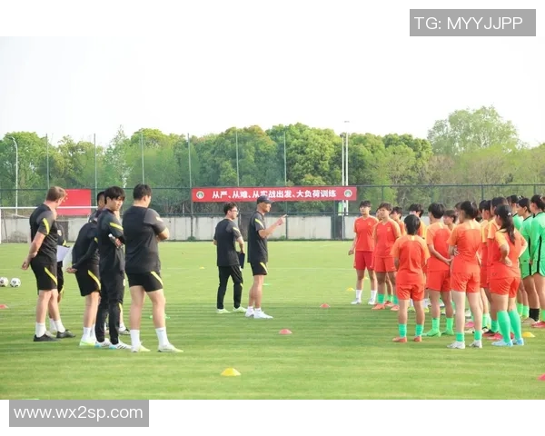 矮个球星如何在足球赛场以速度与智慧逆袭高大对手 矮个球星如何在足球赛场以速度与智慧逆袭高大对手