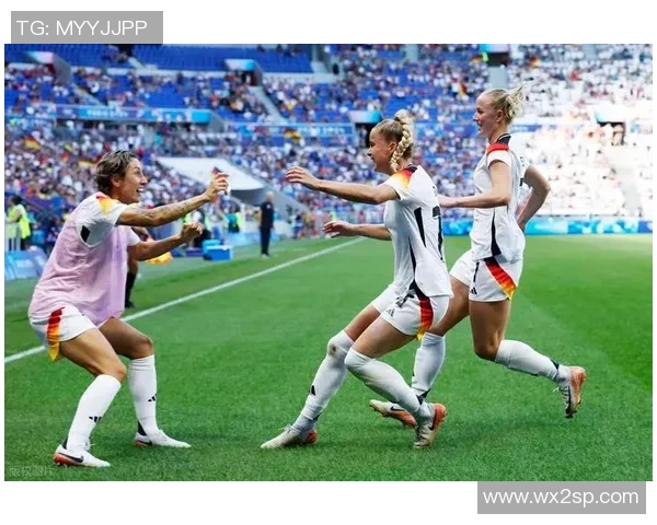 足球场上球星女友揭秘她们的身份与背后的故事